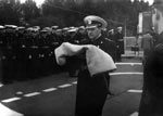 Первый подъем военно-морского флага СССР на БПК Адмирал Юмашев, флаг у командира корабля Стефанова.