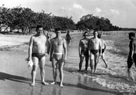 Юмашевцы на пляже.